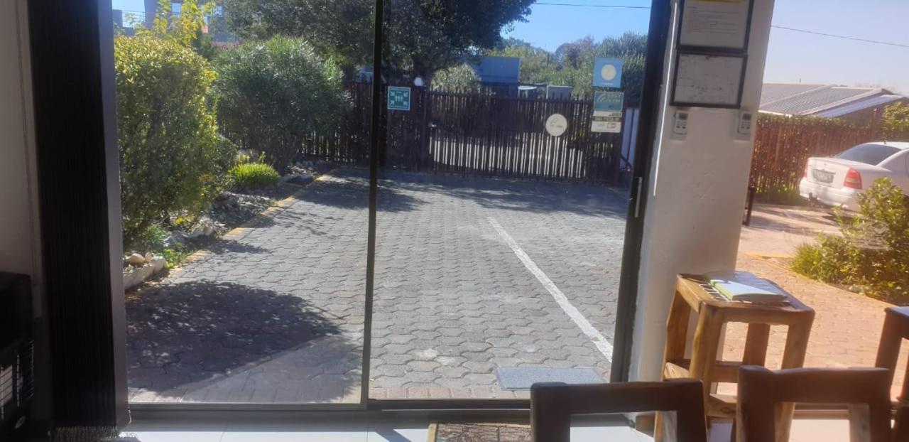 Aliwal Villa Guest Lodge エクステリア 写真