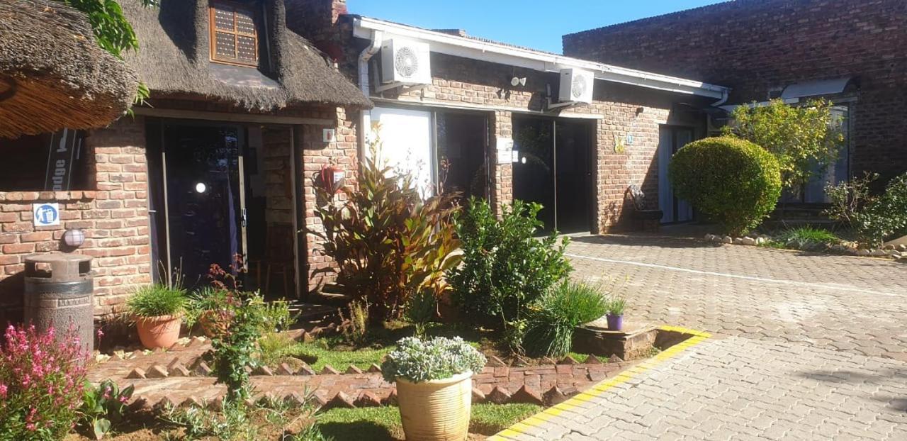 Aliwal Villa Guest Lodge エクステリア 写真