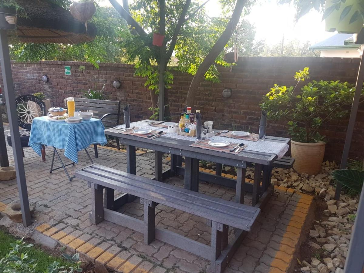 Aliwal Villa Guest Lodge エクステリア 写真