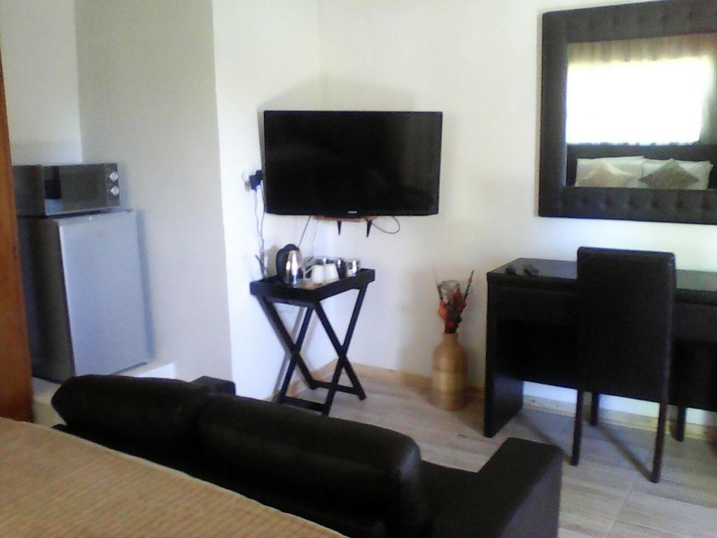 Aliwal Villa Guest Lodge エクステリア 写真