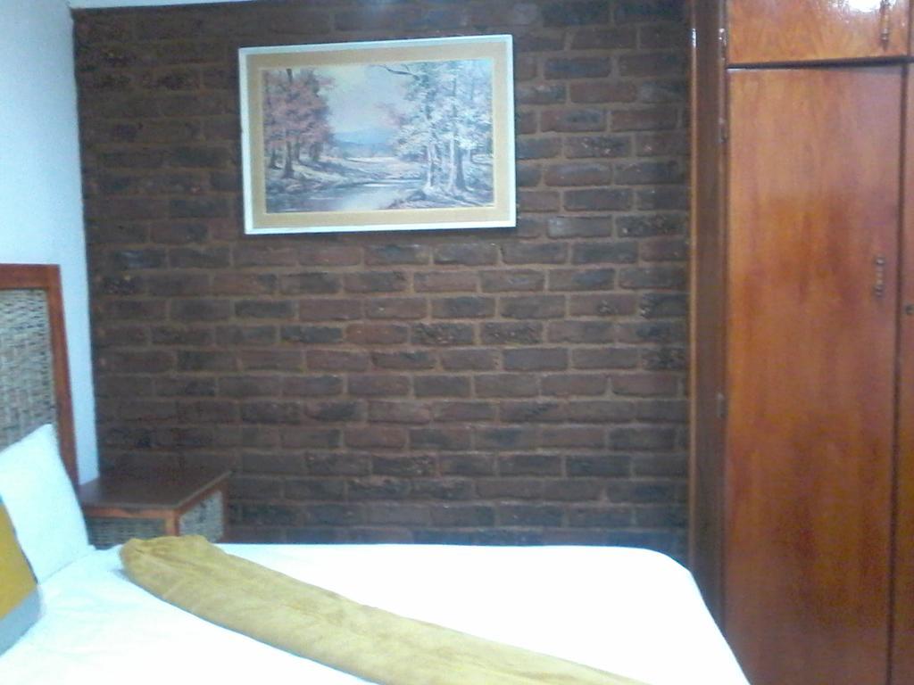 Aliwal Villa Guest Lodge エクステリア 写真