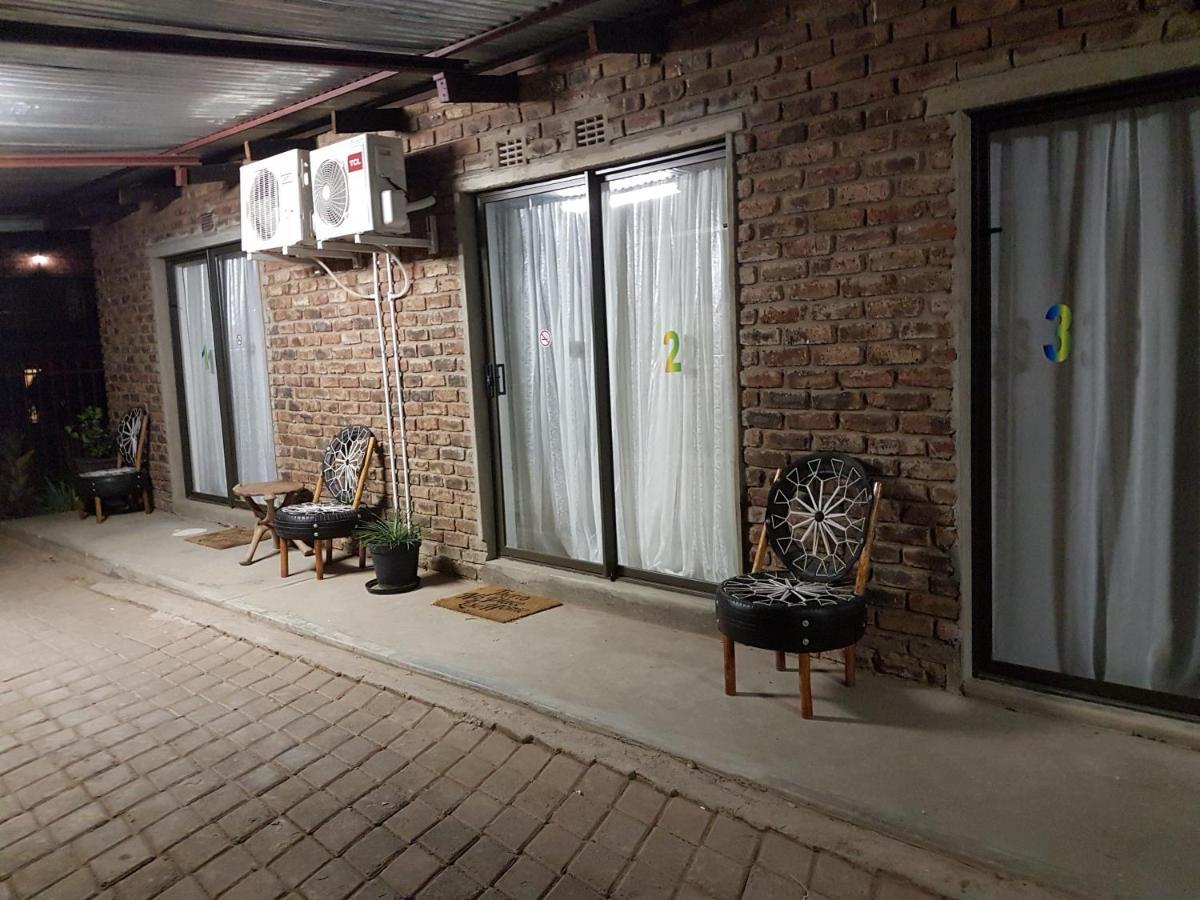 Aliwal Villa Guest Lodge エクステリア 写真