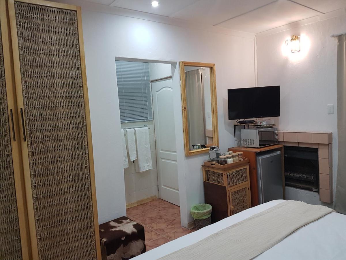 Aliwal Villa Guest Lodge エクステリア 写真